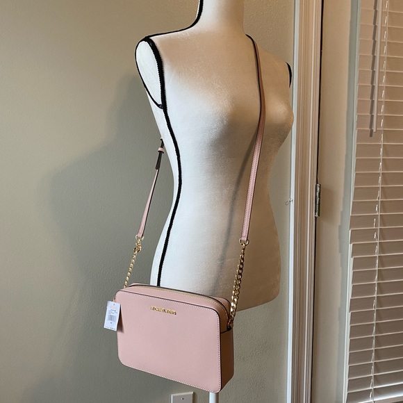 Michael Kors Handbags - Michael Kors crossbody